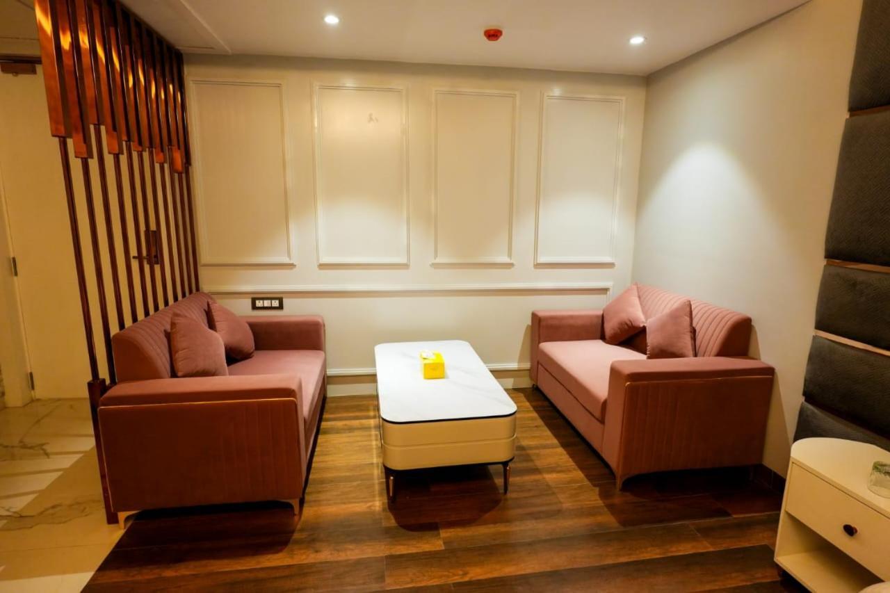 Hotel Adsan Heights Gajraula Ngoại thất bức ảnh