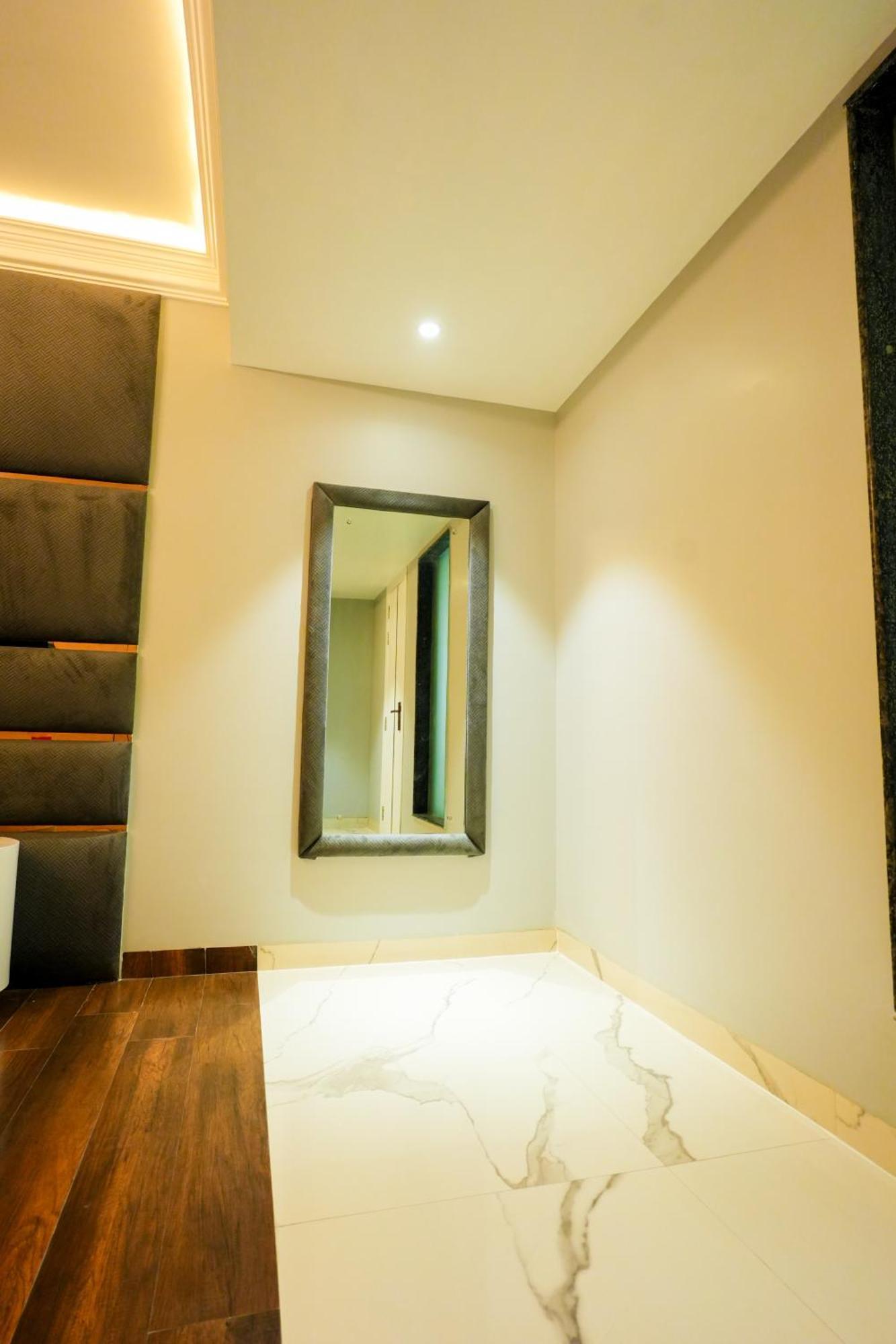 Hotel Adsan Heights Gajraula Ngoại thất bức ảnh